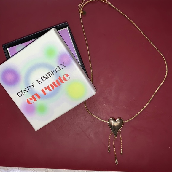 Bleeding heart necklace, in gold, perfect for a dramatic look - Picture 1 of 2